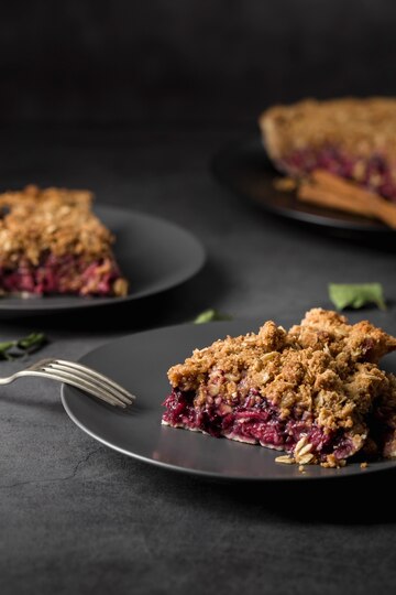 Summer Berry Crumble: A Sweet Treat for Valentine's Day