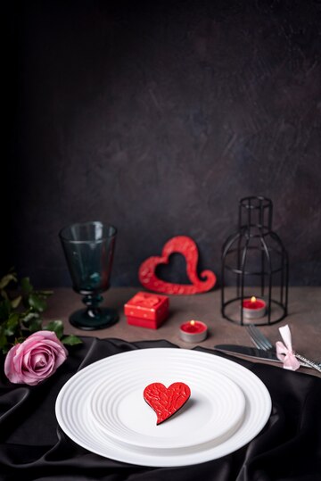 The Art of Setting a Romantic Table for Valentine's Day: A Guide to Sizzling Romance