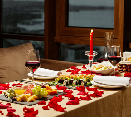 Setting a Romantic Table for Special Occasions: Summer Style with Heartfelt Elegance